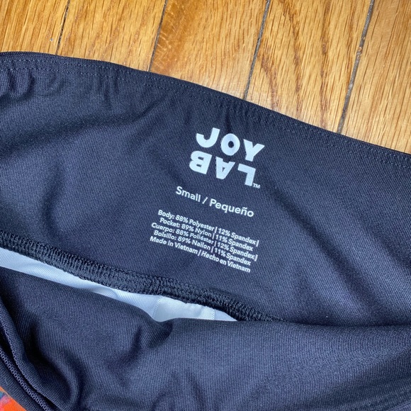 Joylab floral capri leggings - Picture 3 of 3
